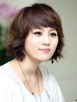 李秀英个人资料,才华横溢的歌手，演艺事业的多面手